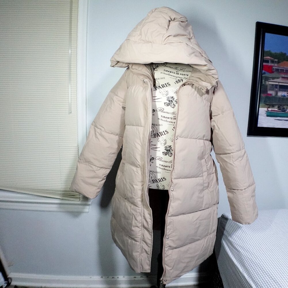 Women`s‎ Dazy Beige Color Very Warm Coat Perfect for cold weather size L New